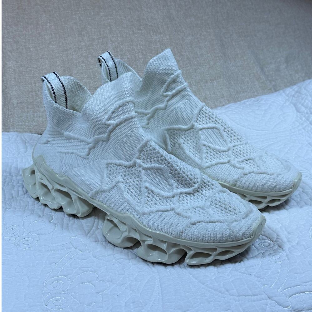 Men's 10.5 White Breathable Lightweight Lace Up Running Athletic Sneakers Shoes
